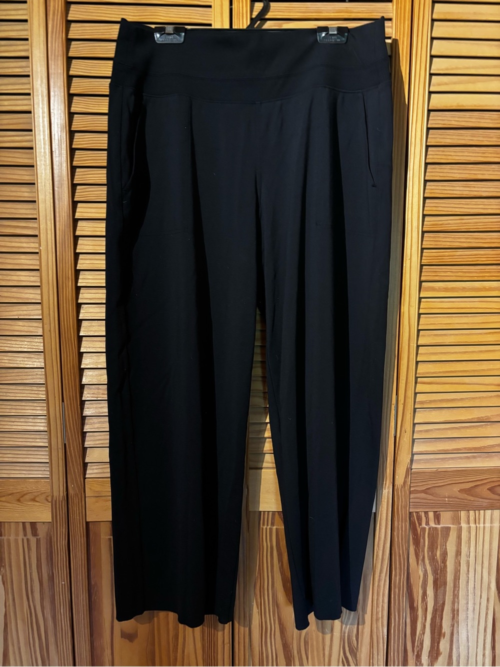 Athleta Black Stretch athletic pants XL raw hem